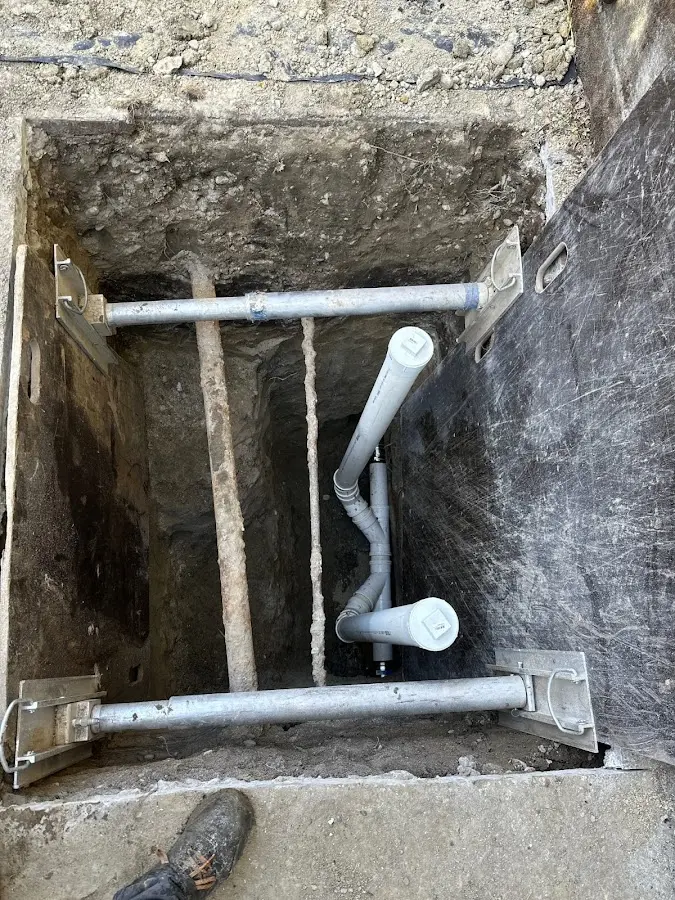 Experienced plumber completing Drain Cleaning work in Auburndale
